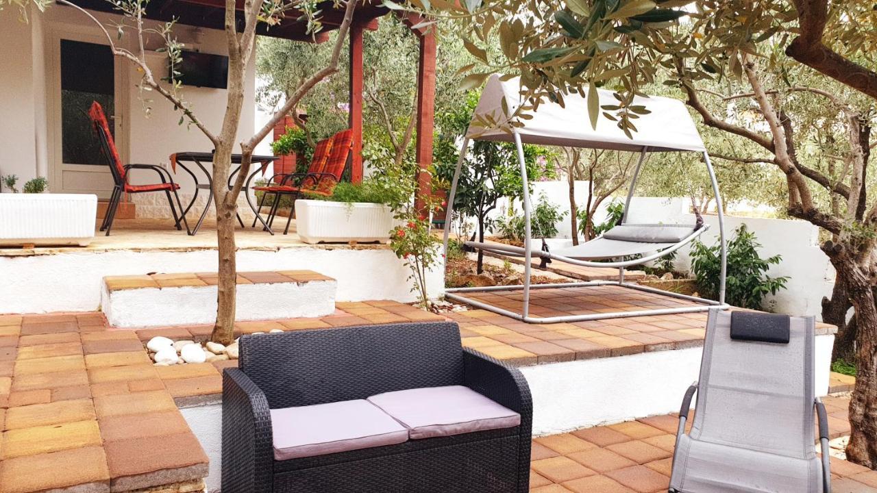 Villa House Oliva With Private Pool And Large Garden Stari Grad  Exterior foto