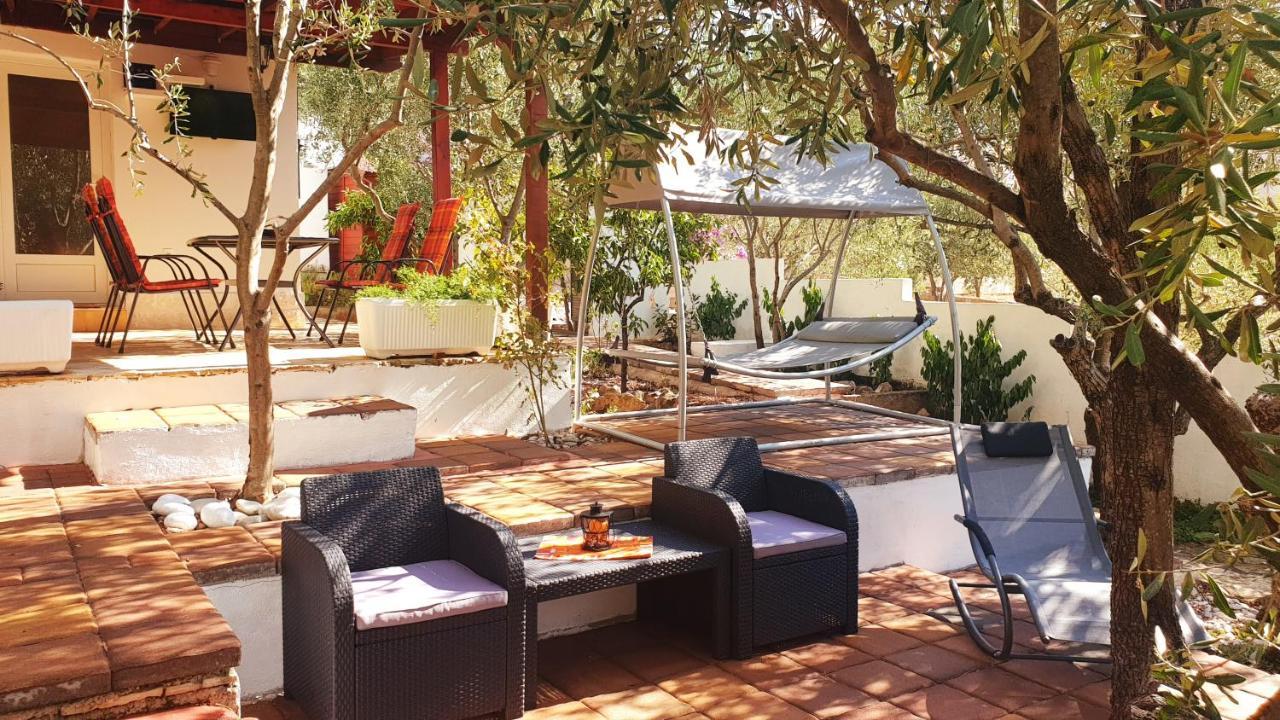 Villa House Oliva With Private Pool And Large Garden Stari Grad  Exterior foto