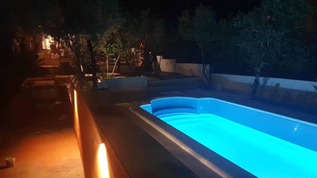 Villa House Oliva With Private Pool And Large Garden Stari Grad  Exterior foto