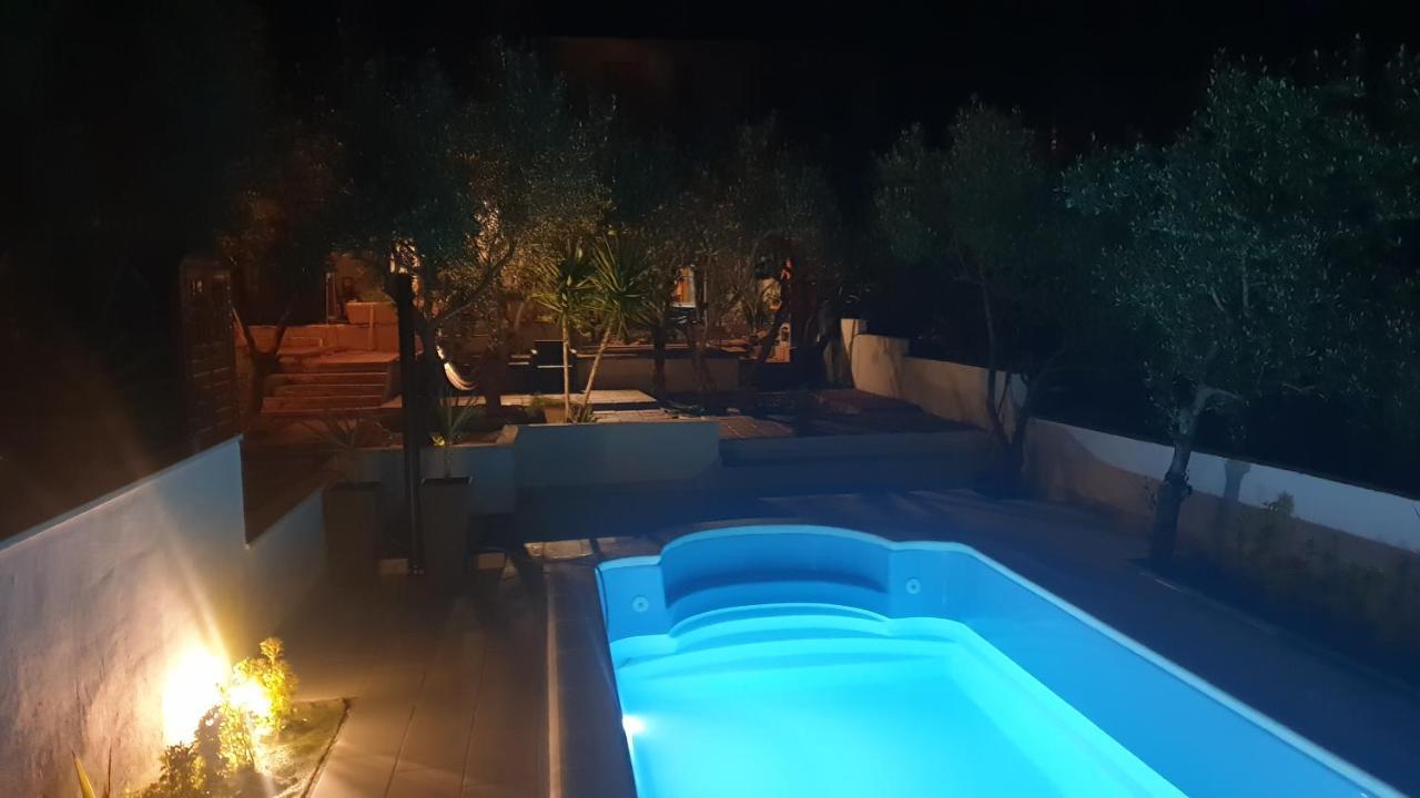 Villa House Oliva With Private Pool And Large Garden Stari Grad  Exterior foto