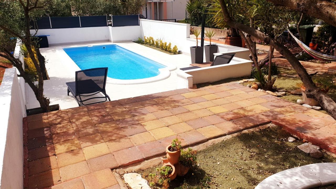 Villa House Oliva With Private Pool And Large Garden Stari Grad  Exterior foto