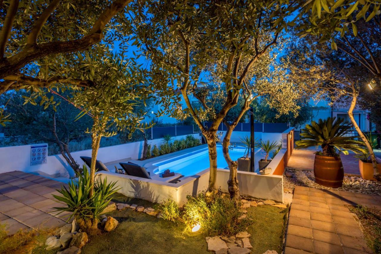 Villa House Oliva With Private Pool And Large Garden Stari Grad  Exterior foto