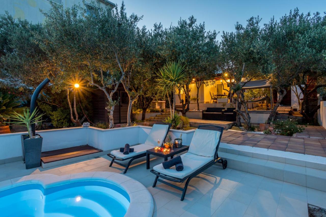 Villa House Oliva With Private Pool And Large Garden Stari Grad  Exterior foto